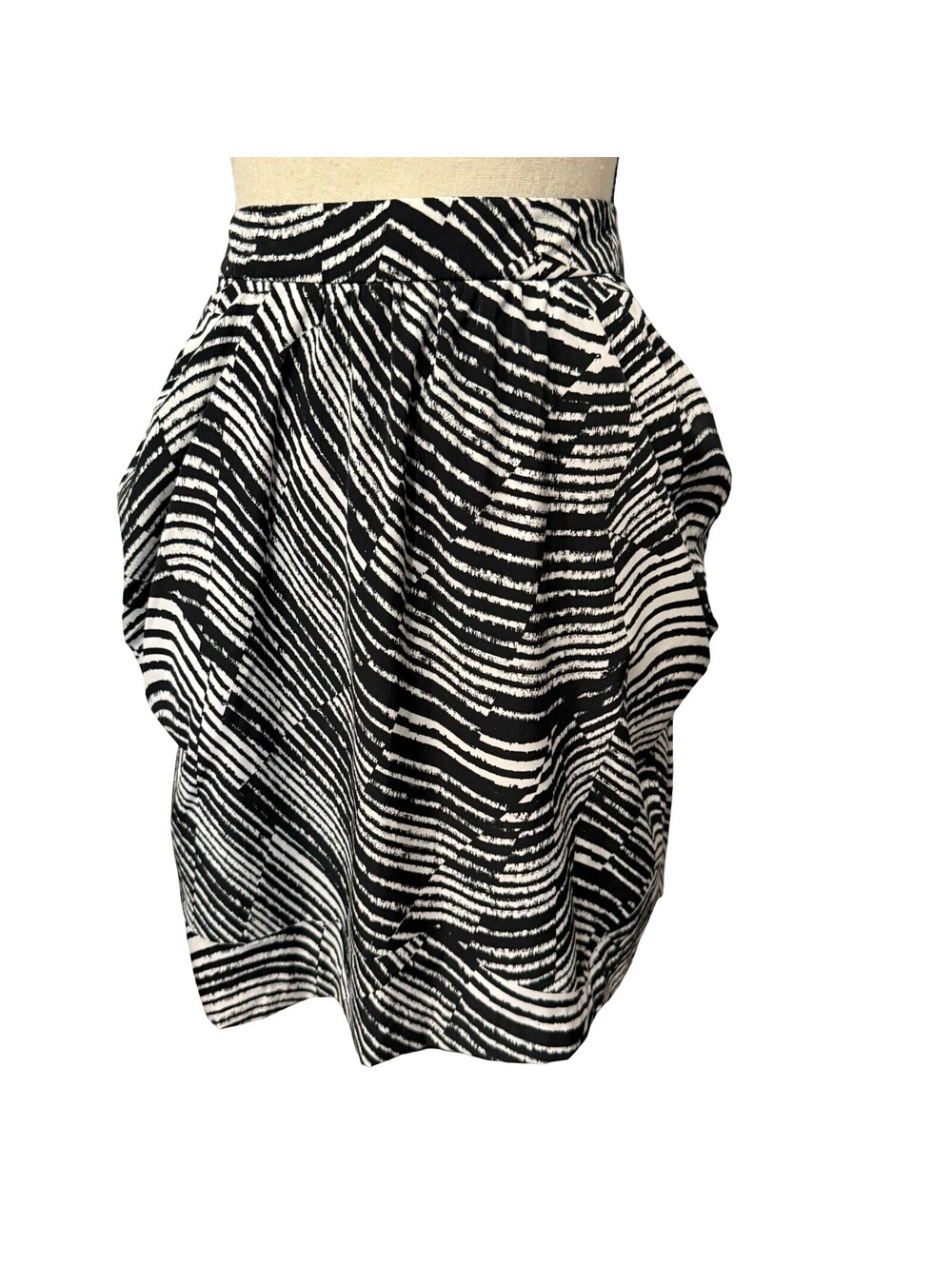 Banana Republic Black & White Skirt - Size 14